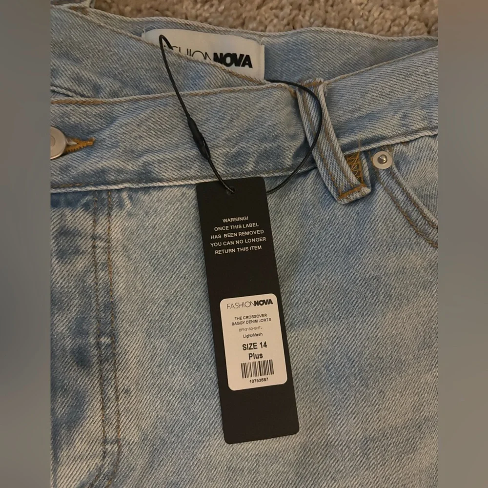 NWT The Crossover Baggy Denim Jorts - Light